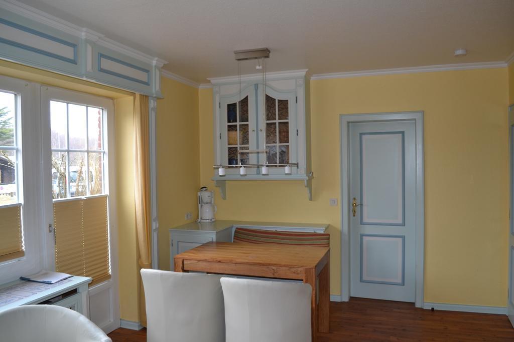 Priel-Hues Apartment List Bilik gambar