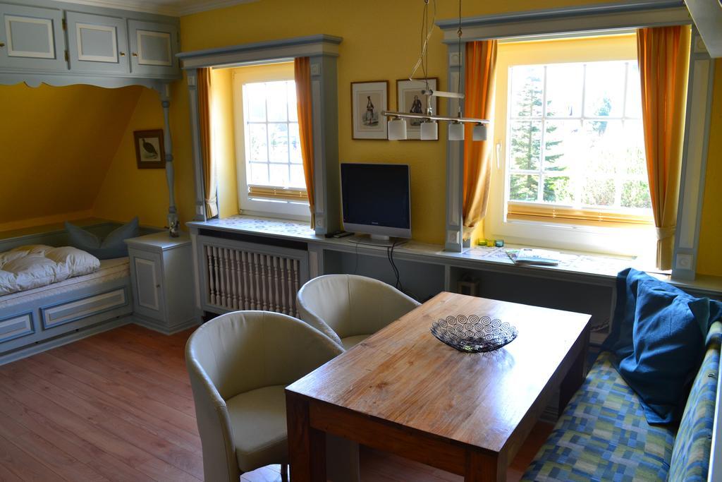 Priel-Hues Apartment List Bilik gambar