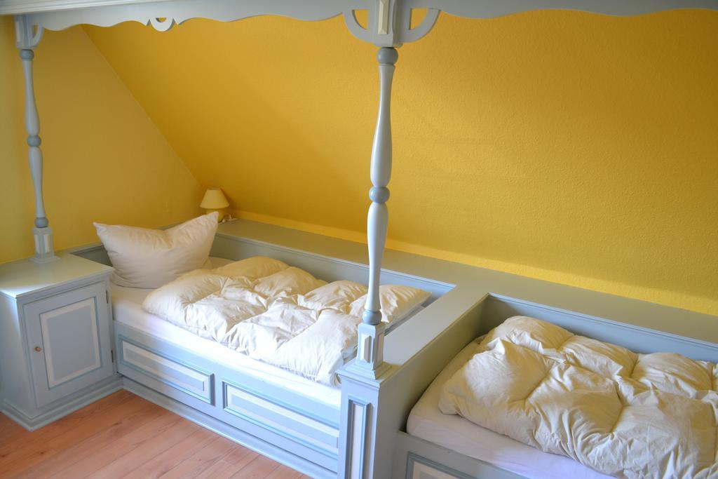 Priel-Hues Apartment List Bilik gambar